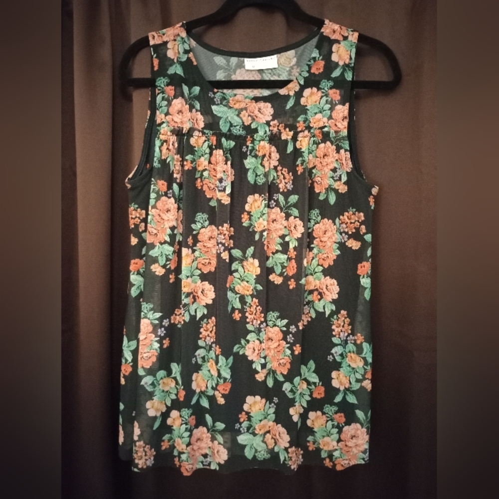 Bobbie Brooks women's top